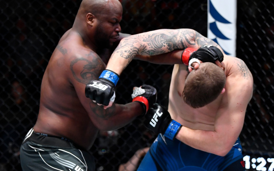 Derrick Lewis hủy diệt Chris Daukaus ngay hiệp đầu tiên, trở thành &quot;Vua knock-out&quot; tại UFC