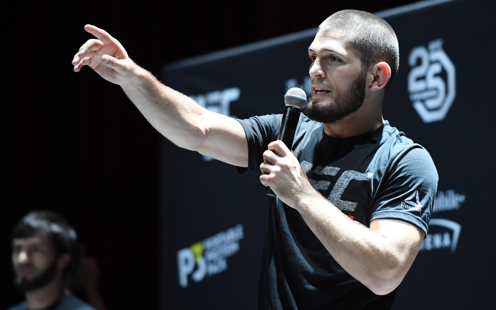 Cựu trọng tài UFC chỉ trích cách lên kèo của Chủ tịch Khabib: Trận Diego Sanchez và Kevin Lee không công bằng