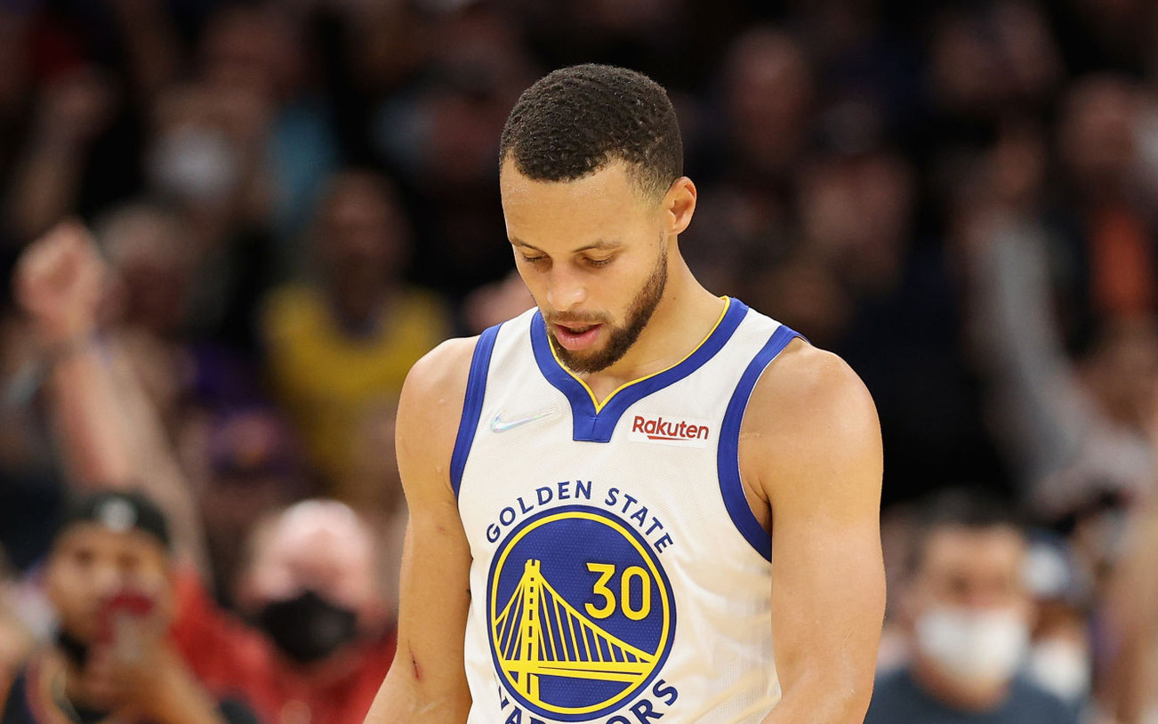 Golden State Warriors đánh mất chuỗi trận toàn thắng trên sân nhà trước San Antonio Spurs