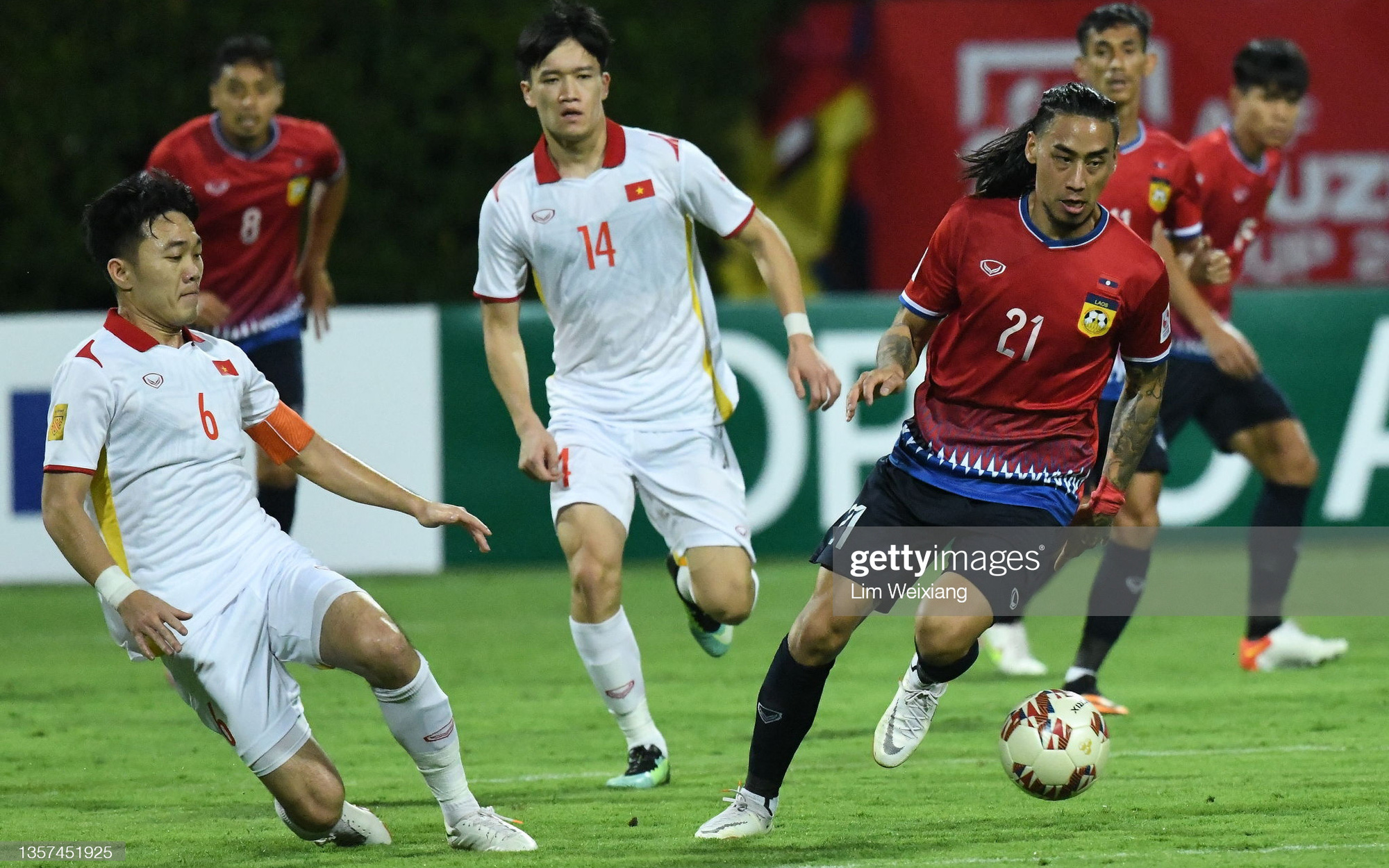 Báo Indonesia: &quot;Dù là đương kim vô địch, Việt Nam chỉ thắng Lào được 2-0&quot;