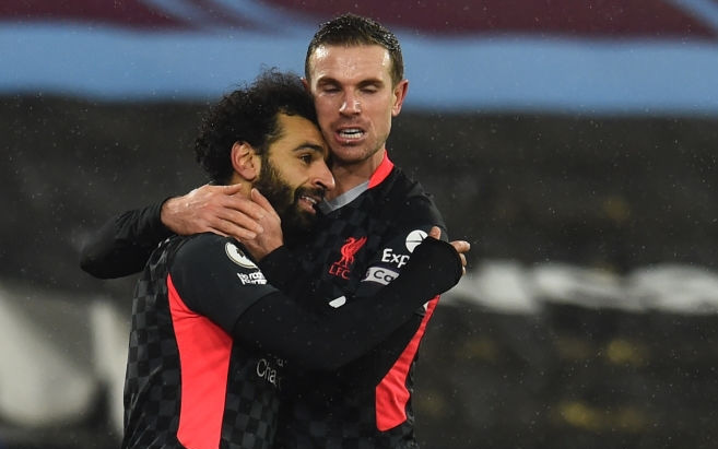Salah lập cú đúp, Liverpool vượt ải khó khăn để trở lại đường đua vô địch
