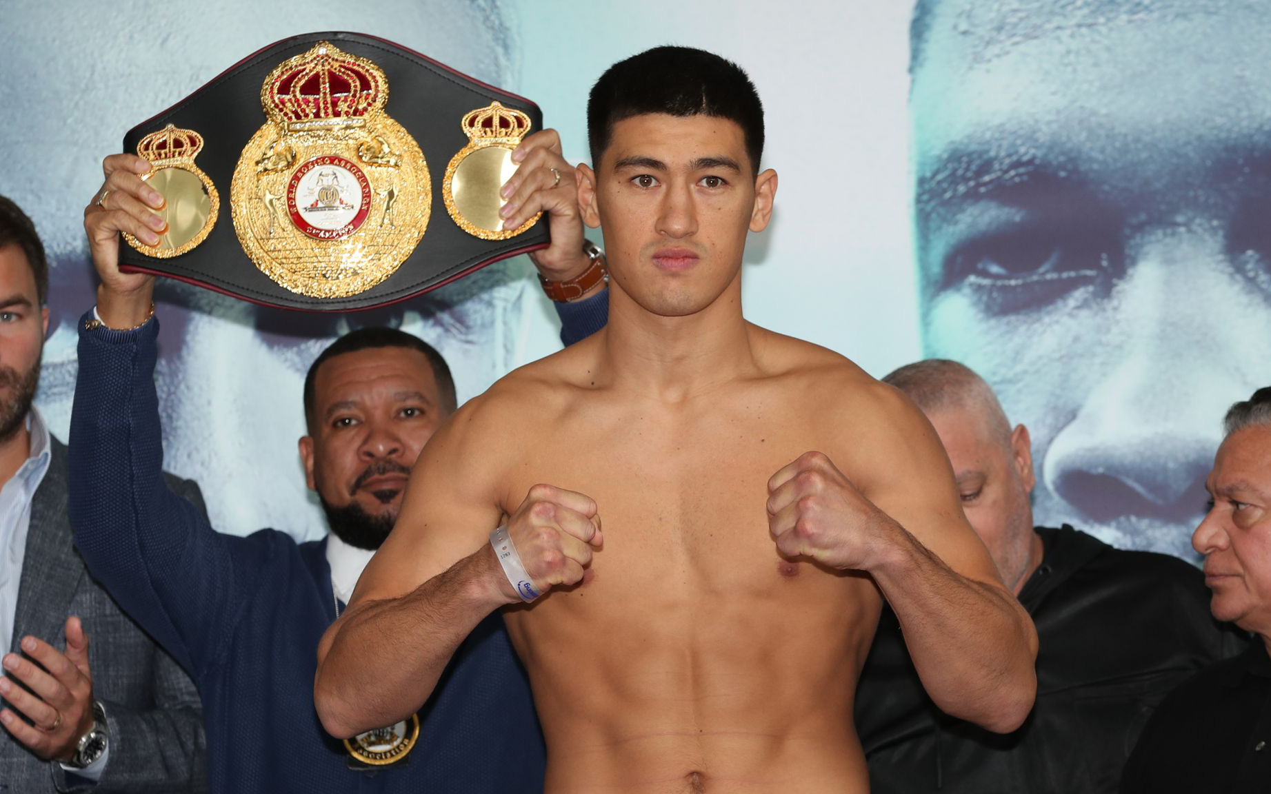 Dmitry Bivol sẽ bảo vệ WBA vào tháng tư 