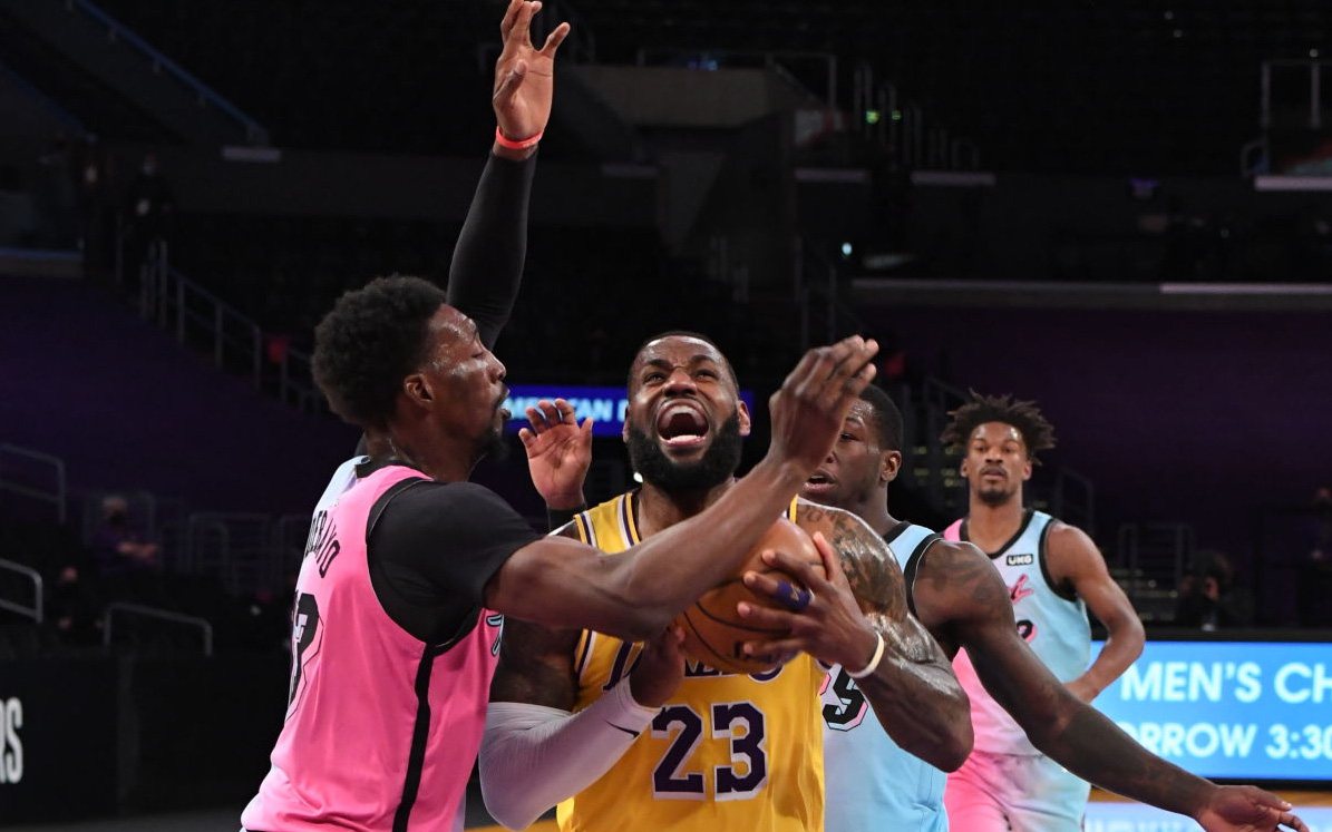 Los Angeles Lakers nhận thất bại đáng tiếc trước Miami Heat ngay tại STAPLES Center