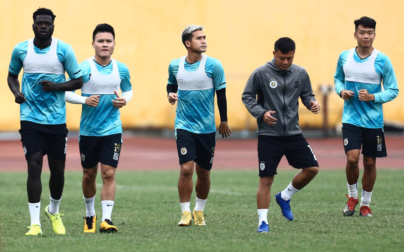 CLB Hà Nội tập luyện chuẩn bị cho trận đấu "không khoan nhượng" gặp Hải Phòng FC