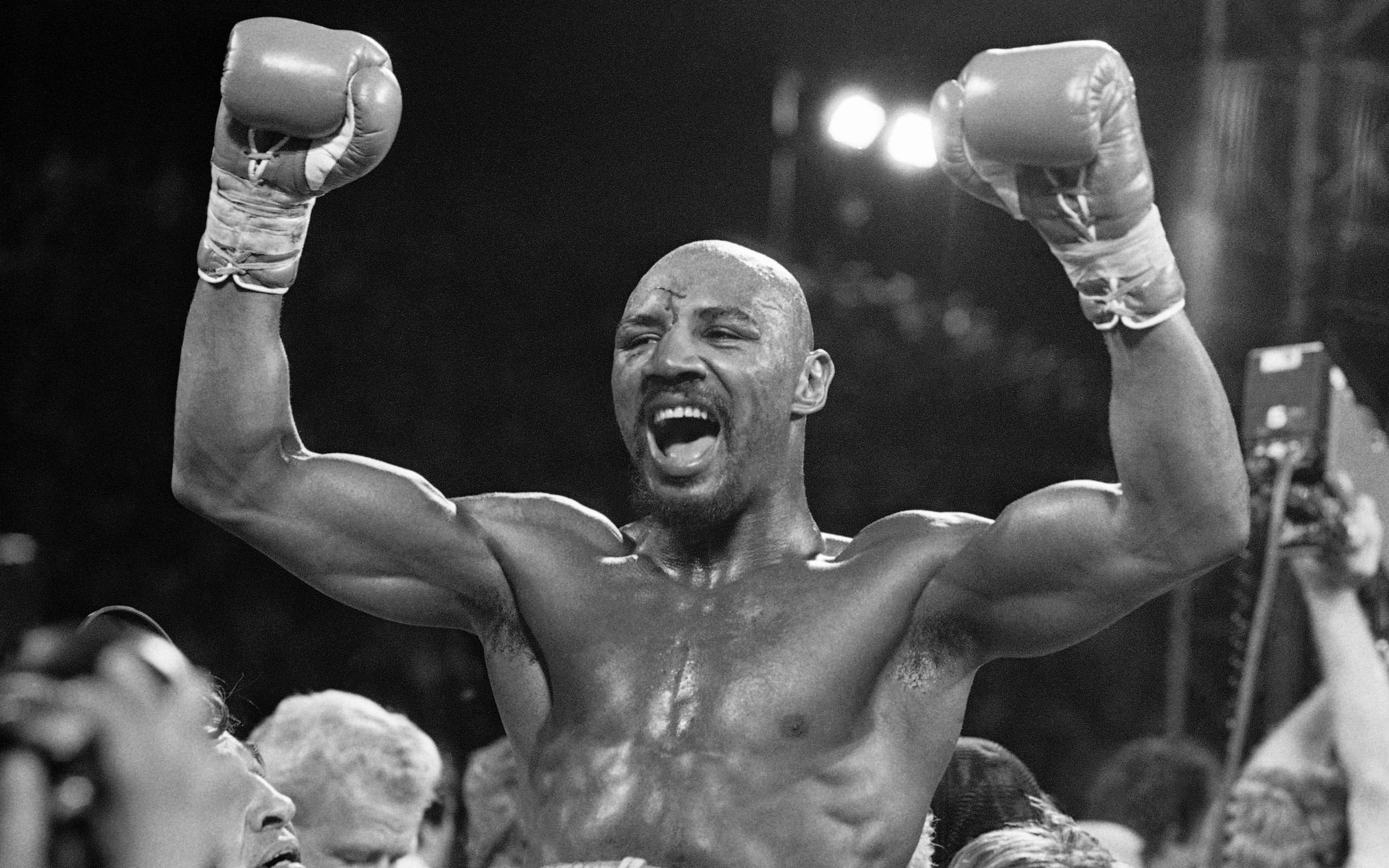 Huyền thoại quyền Anh Marvin Hagler qua đời ở tuổi 66