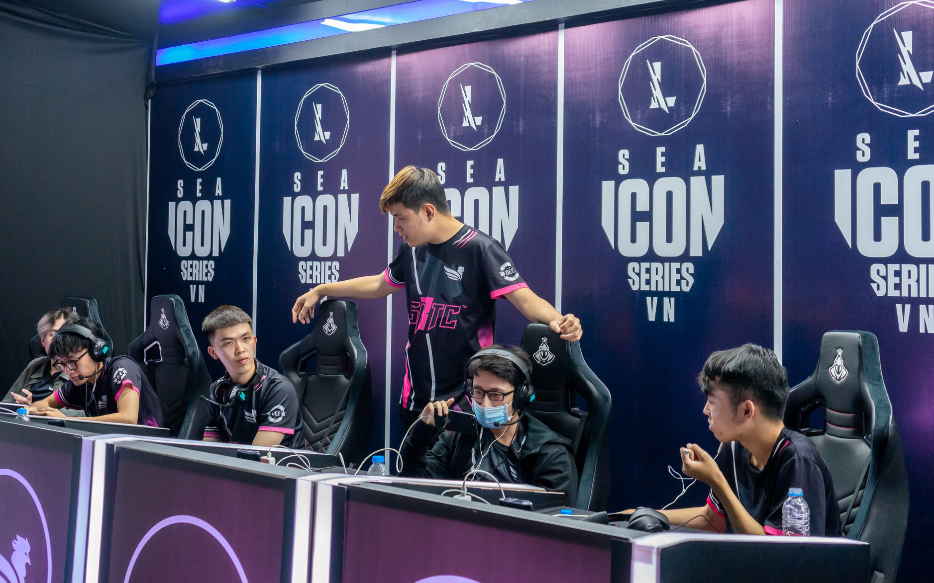 Hủy diệt VEC, SBTC Esports vươn lên dẫn đầu BXH Icon Series SEA