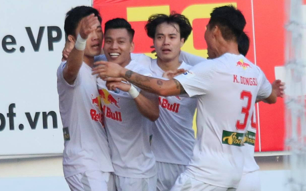 Xuân Trường lập siêu phẩm giúp HAGL đánh bại Hà Nội FC