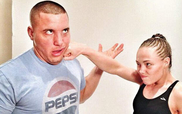 Rose Namajunas và chuyện tình cùng cựu võ sĩ hạng nặng Pat Barry: Bắt đầu bằng một cú đấm