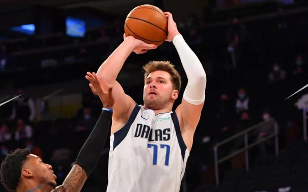 Huấn luyện viên dính Covid-19, Luka Doncic lĩnh ấn dẫn dắt đội bóng đến chiến thắng