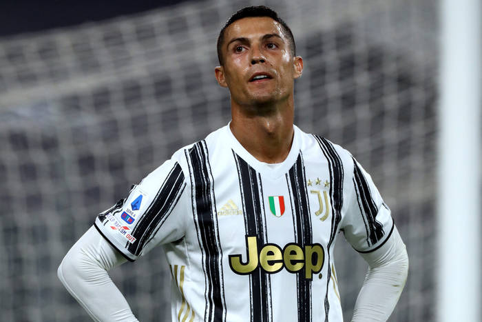 Tiết lộ sốc: Cristiano Ronaldo "cáu kỉnh và cô lập" với các đồng đội ở Juventus - Ảnh 1.