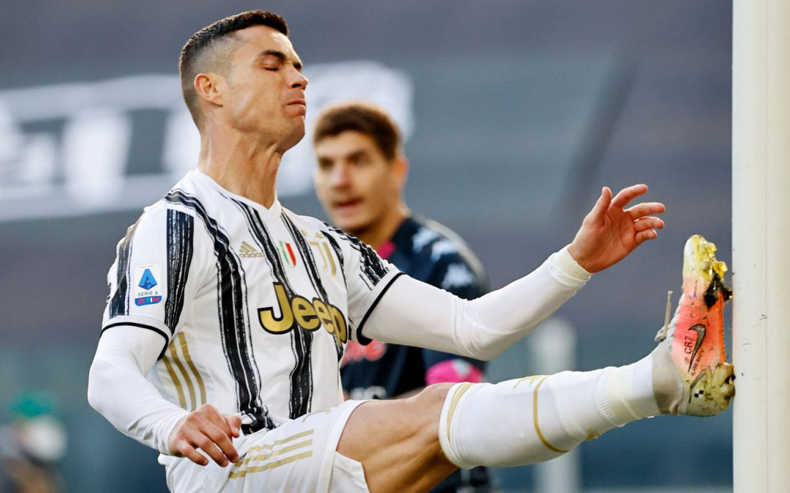 Tiết lộ sốc: Cristiano Ronaldo &quot;cáu kỉnh và cô lập&quot; với các đồng đội ở Juventus