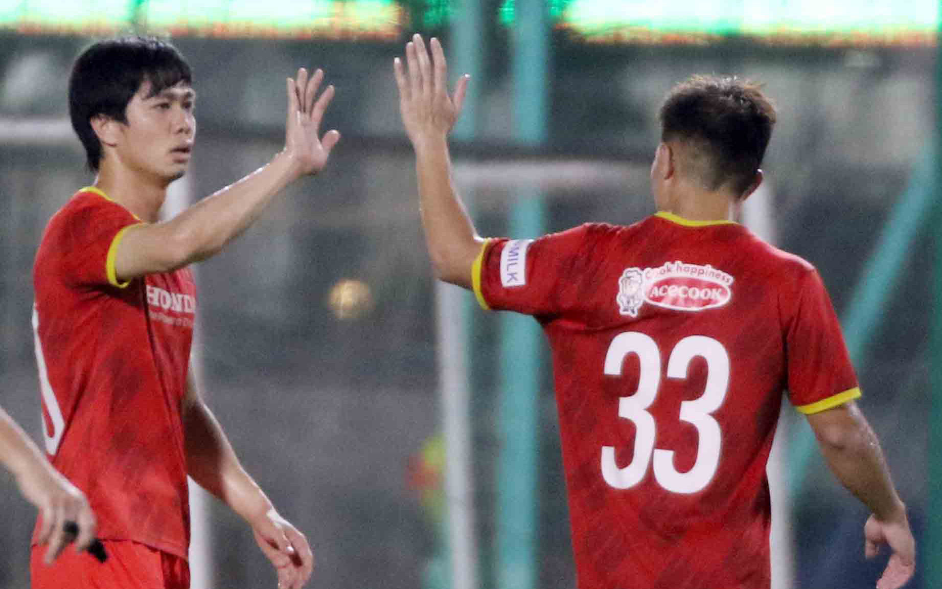 Văn Hậu thi đấu trở lại, Công Phượng ghi bàn khi đá tập với U22 Việt Nam 