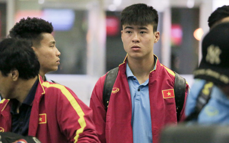 Đội tuyển Việt Nam sang UAE với 46 thành viên và 1 tấn hành lý 