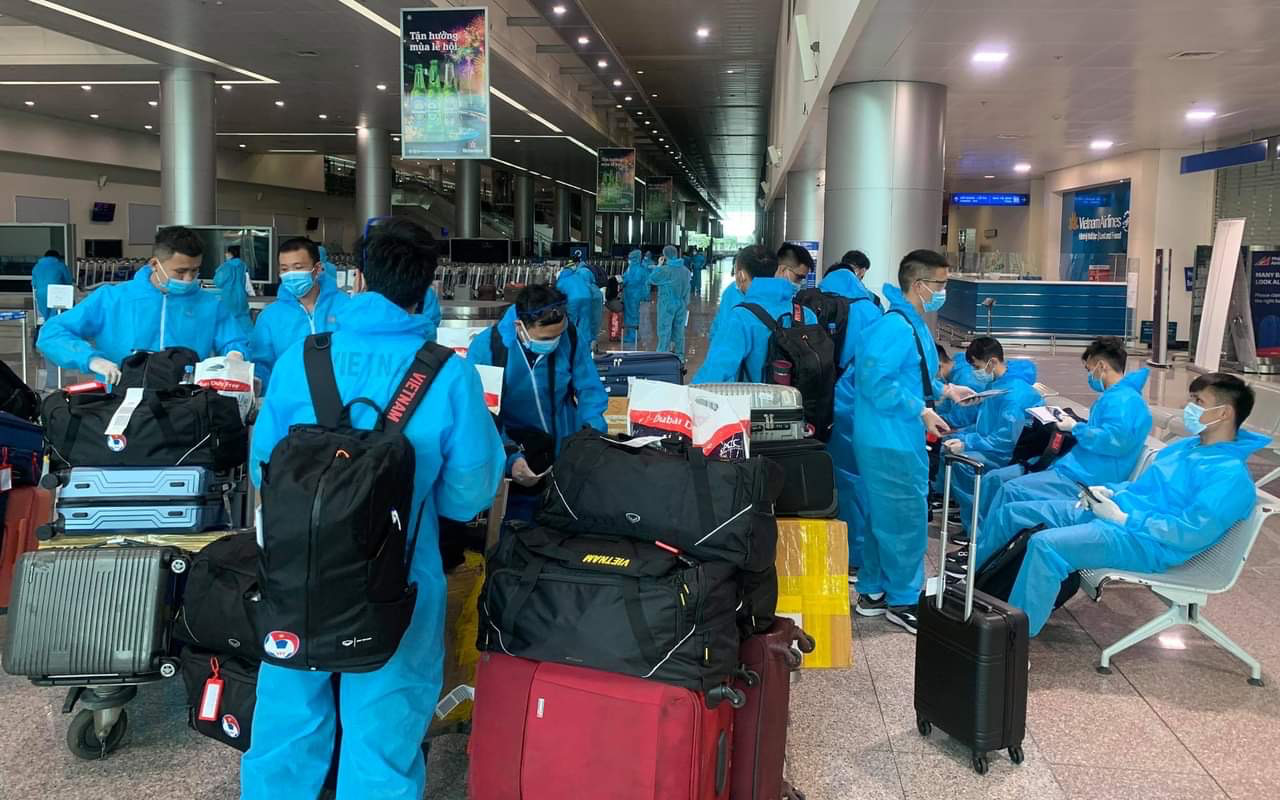 ĐT futsal Việt Nam về tới TP.HCM an toàn sau chuyến bay dài