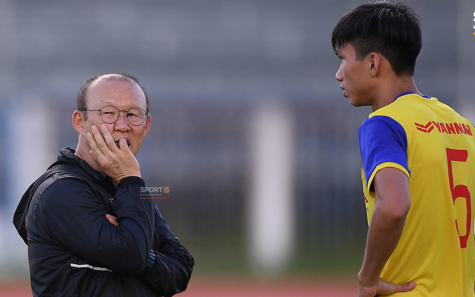 HLV Park Hang-seo vẫn chờ Văn Hậu trở lại tuyển Việt Nam ở vòng loại World Cup