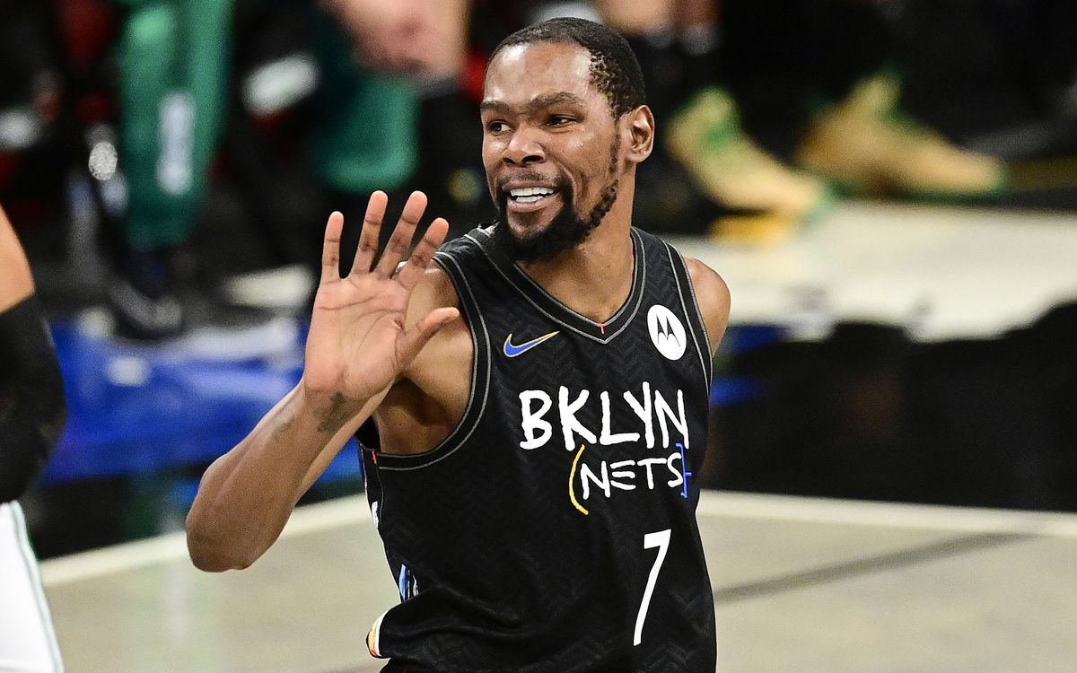 Kevin Durant "một chân" đưa Brooklyn Nets hồi sinh bằng trận cầu kinh điển