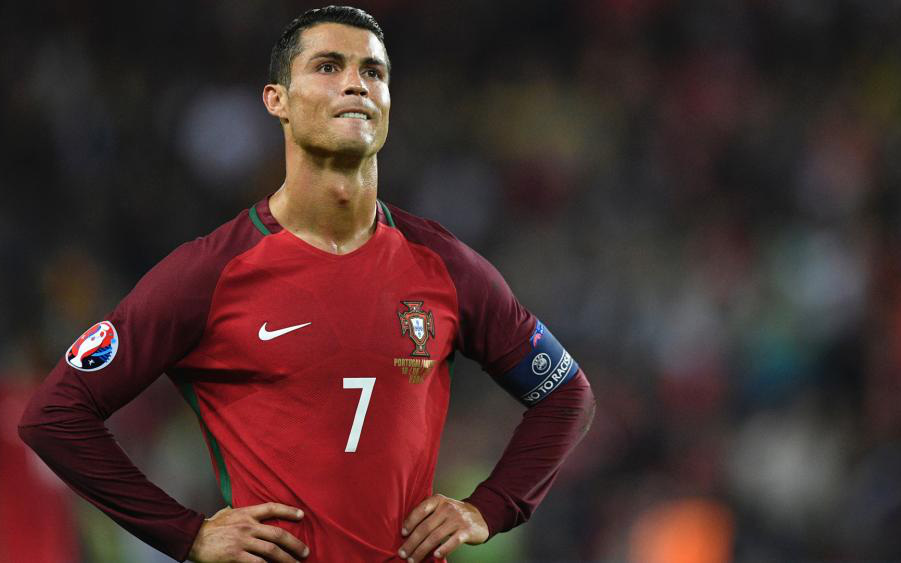 Ronaldo bị tạp chí danh tiếng L’Equipe chấm 6 điểm bất chấp ghi cú đúp vào lưới tuyển Pháp