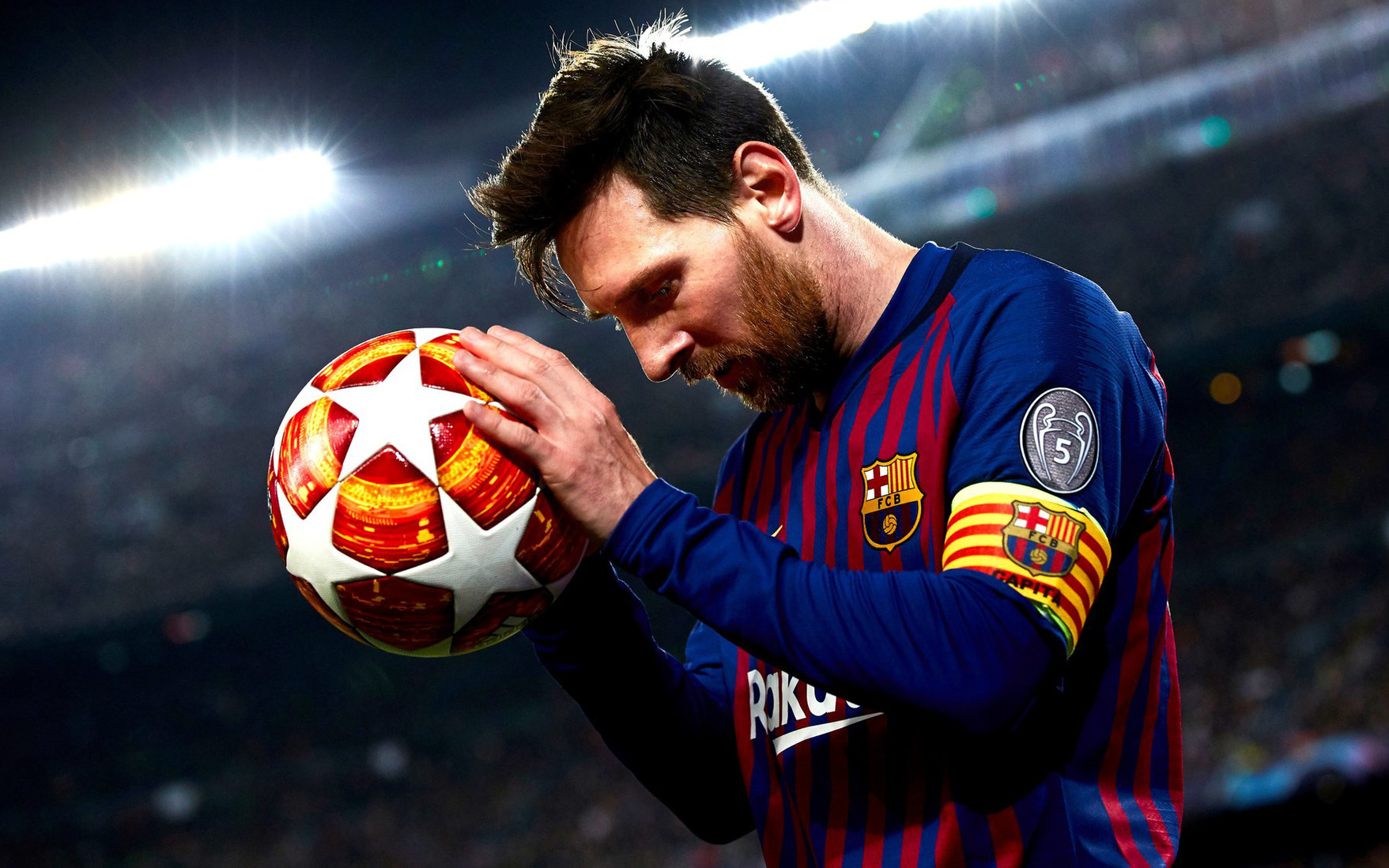 Barcelona phải giải phóng 200 triệu euro nếu muốn giữ chân Messi