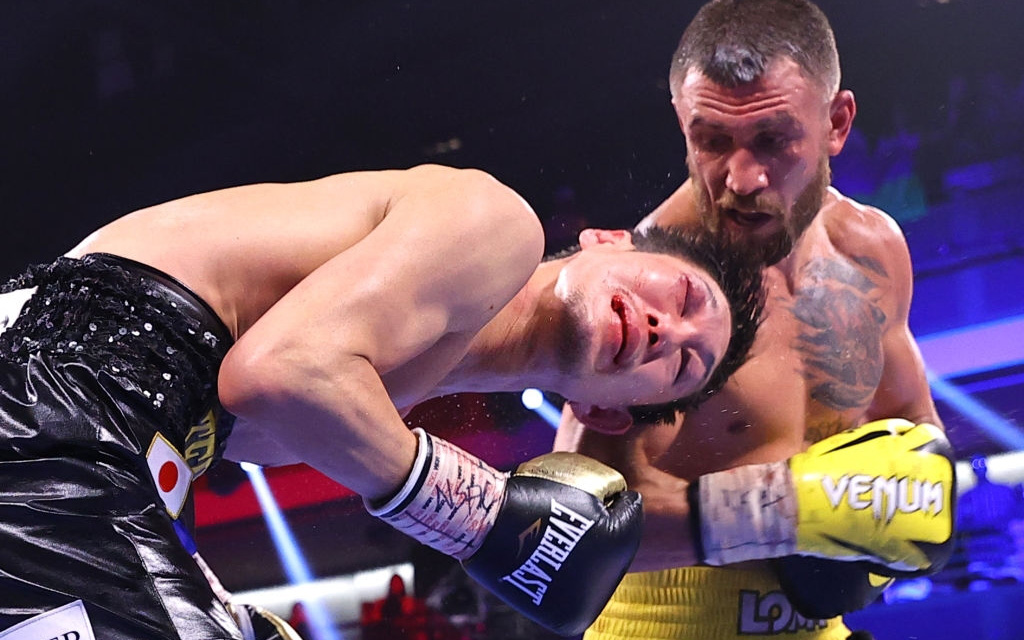 Cựu tay đấm số 1 thế giới Vasyl Lomachenko trở lại ấn tượng bằng chiến thắng áp đảo trước võ sĩ Nhật Bản