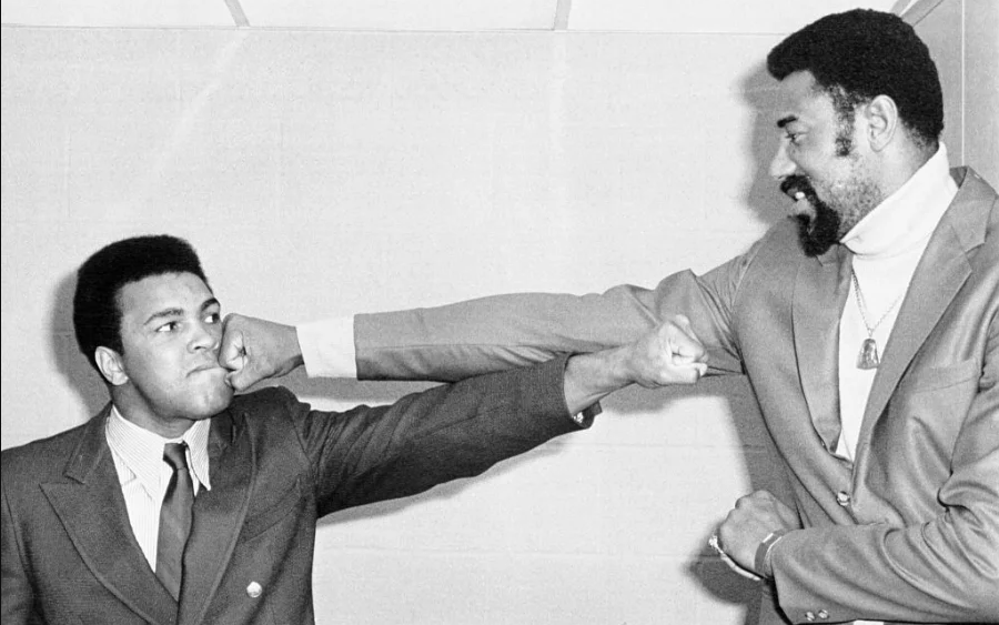 Wilt Chamberlain từng suýt so găng với tượng đài quyền anh Muhammad Ali