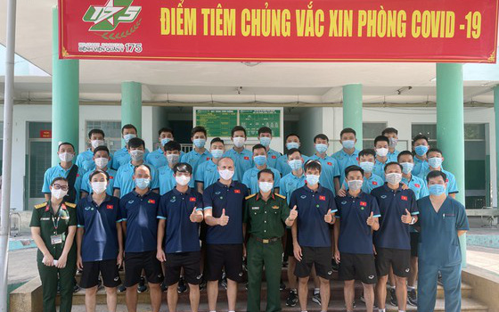 Đội tuyển futsal Việt Nam hoàn tất 2 mũi tiêm vắc xin phòng Covid-19