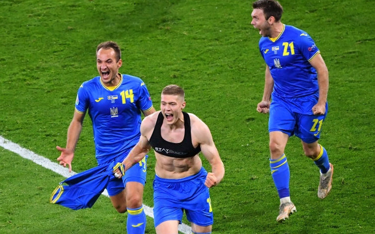 Đánh bại Thụy Điển bằng bàn thắng vàng phút 120+1', Ukraine điền tên vào vòng tứ kết Euro 2020