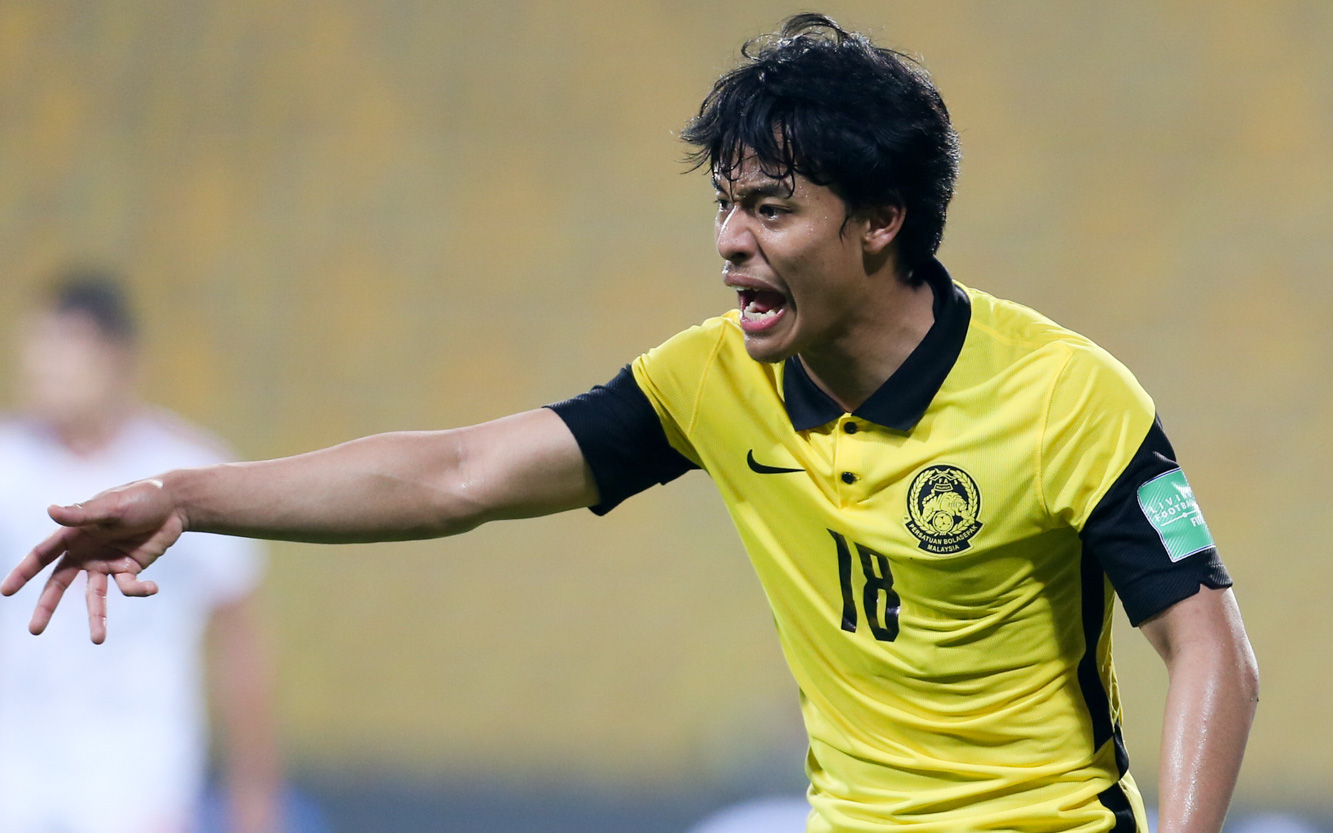 Thần đồng bóng đá tuyển Malaysia nổi cáu với đồng đội ở trận thua tan tác trước UAE