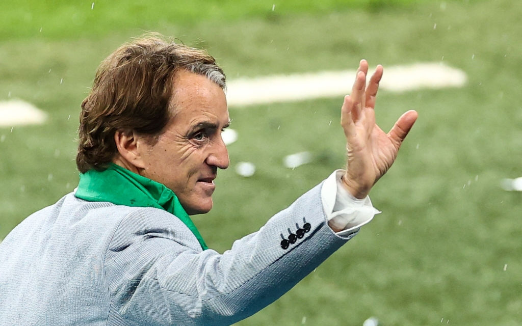Roberto Mancini và hành trình thần kỳ "hô biến" đống đổ nát thành binh đoàn bách chiến bách thắng