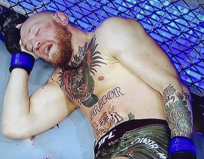 Nhận được dây chuyền "McGregor ngủ" trị giá 2,3 tỷ từ Jake Paul, Dustin Poirier quyết định đem bán đấu giá - Ảnh 3.