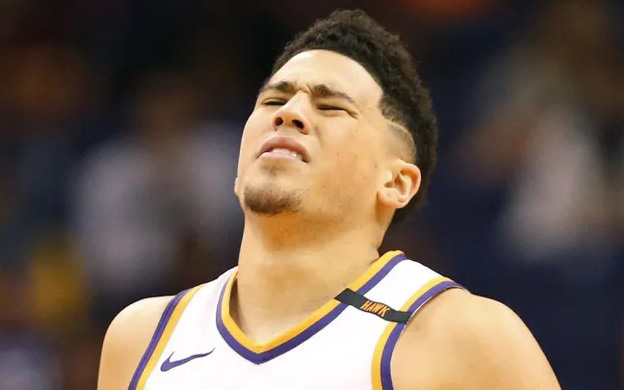 Phản ứng hài hước của người hâm mộ trong ngày  Devin Booker lập kỷ lục trớ trêu