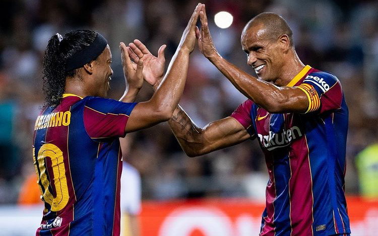 Giao hữu huyền thoại Barcelona 2-3 huyền thoại Real Madrid: Ronaldinho, Rivaldo tạo 