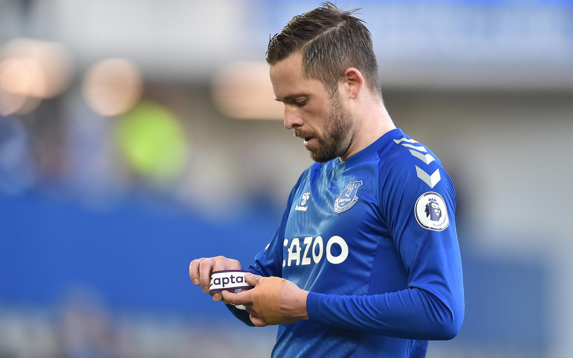 Sigurdsson phủ nhận tin đồn ấu dâm