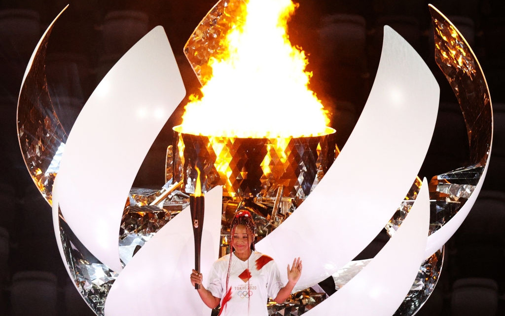 Ảnh: Naomi Osaka vinh dự châm ngọn lửa thiêng khai mạc Olympic Tokyo 2020