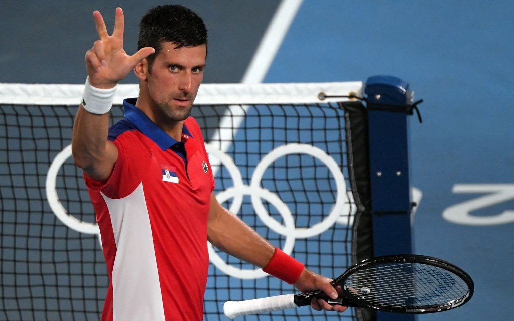 Đánh bại niềm hy vọng cuối cùng của chủ nhà Nhật Bản, Djokovic tiến vào bán kết Olympic