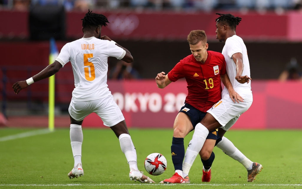 Hậu vệ MU &quot;phá game&quot; giúp Tây Ban Nha giành vé vào bán kết Olympic sau drama 2 bàn trong 3 phút bù giờ