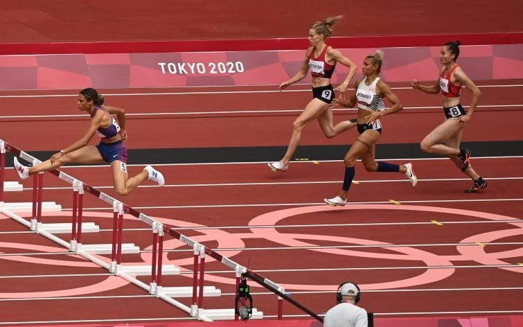 Video: Màn vượt rào ngoạn mục đưa Quách Thị Lan giành vé vào bán kết tại Olympic Tokyo 2020