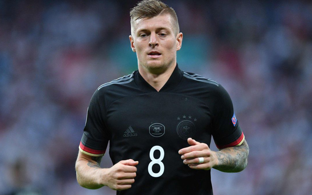 Huyền thoại tuyển Đức chê bai Toni Kroos chơi màu mè, vô hại