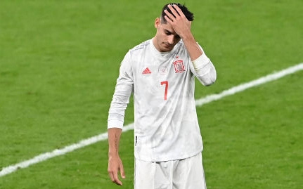Alvaro Morata từ người hùng trở thành tội đồ trong trận bán kết đầy kịch tính giữa Italy và Tây Ban Nha