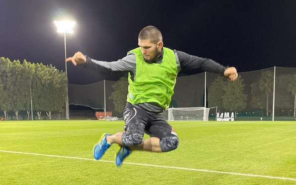 Quản lý xác nhận Khabib chưa ký hợp đồng thi đấu cho đội bóng của Nga