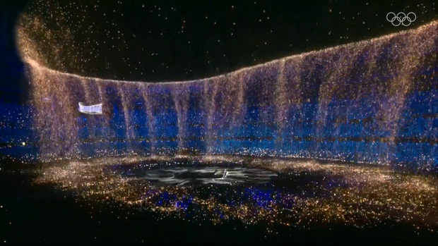 Nổi hết da gà trước màn trình diễn &quot;Dòng sông ngân hà&quot; huyền ảo trong lễ bế mạc Olympic 2020
