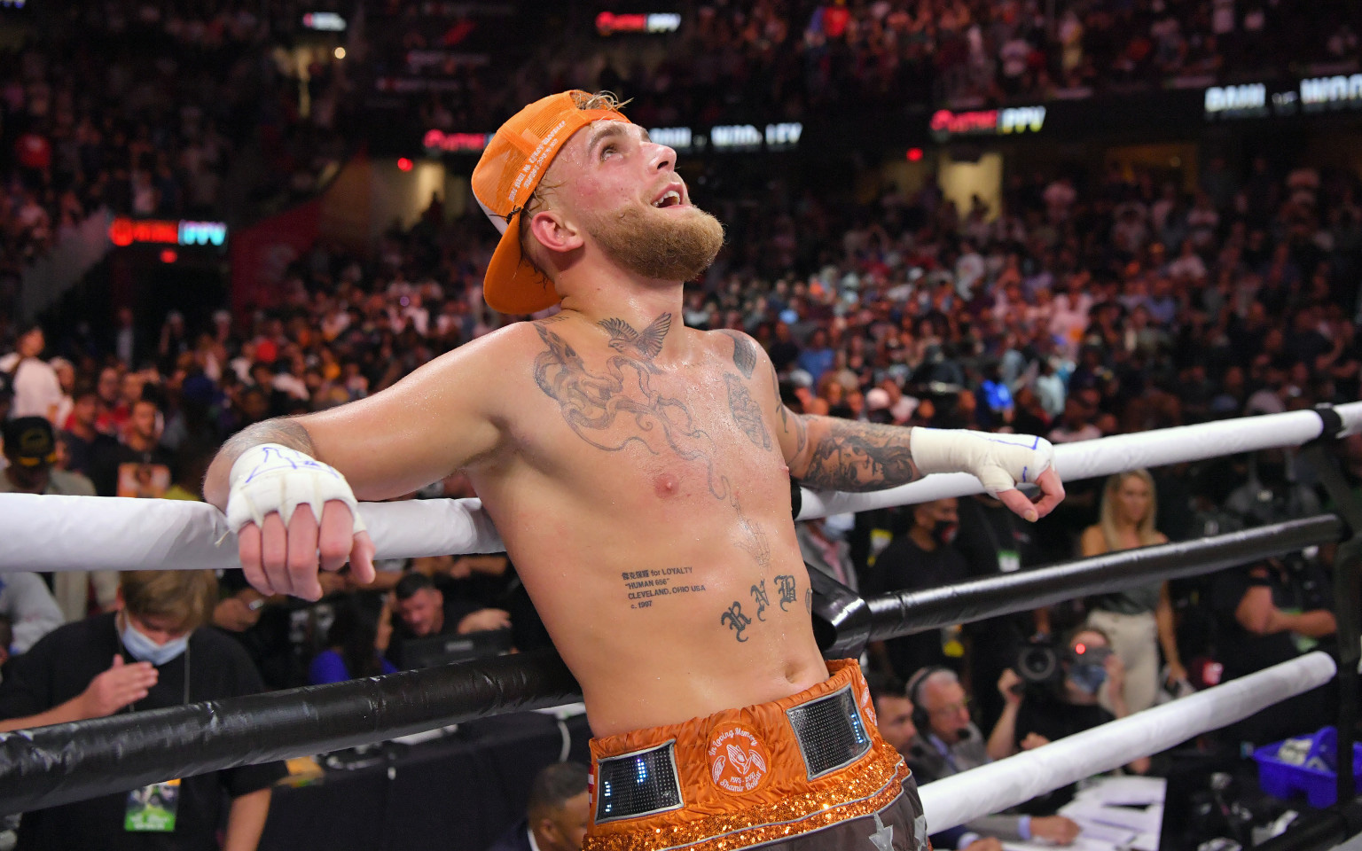 Mâu thuẫn với Tyron Woodley về chuyện hình xăm, Jake Paul tính chuyển sang thượng đài cùng Tommy Fury