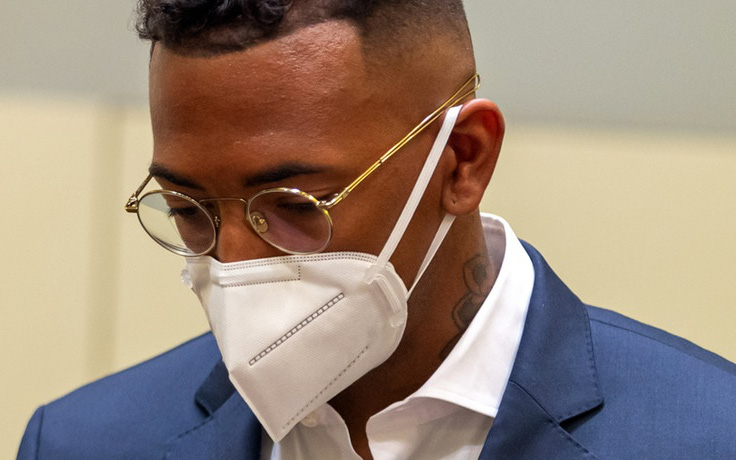 Jerome Boateng nộp phạt 47 tỷ đồng vì đánh bạn gái cũ