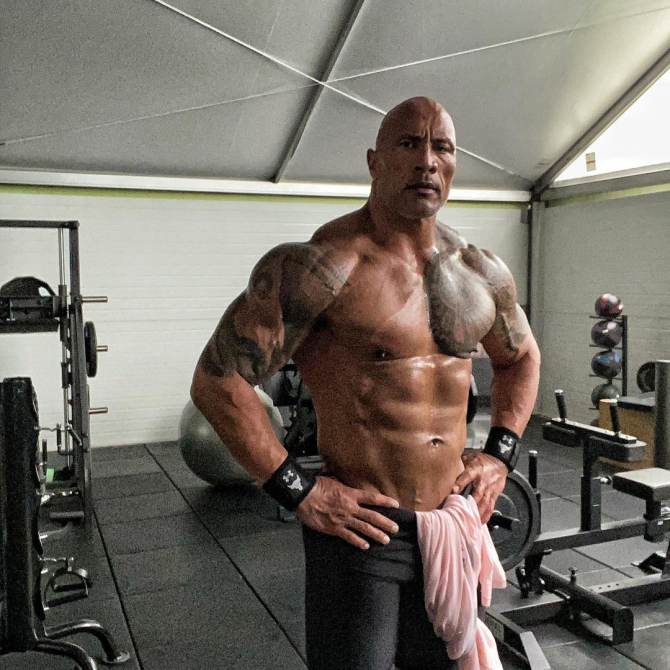 The Rock hé lộ bí quyết giúp tập gym mãi không chán - Ảnh 1.