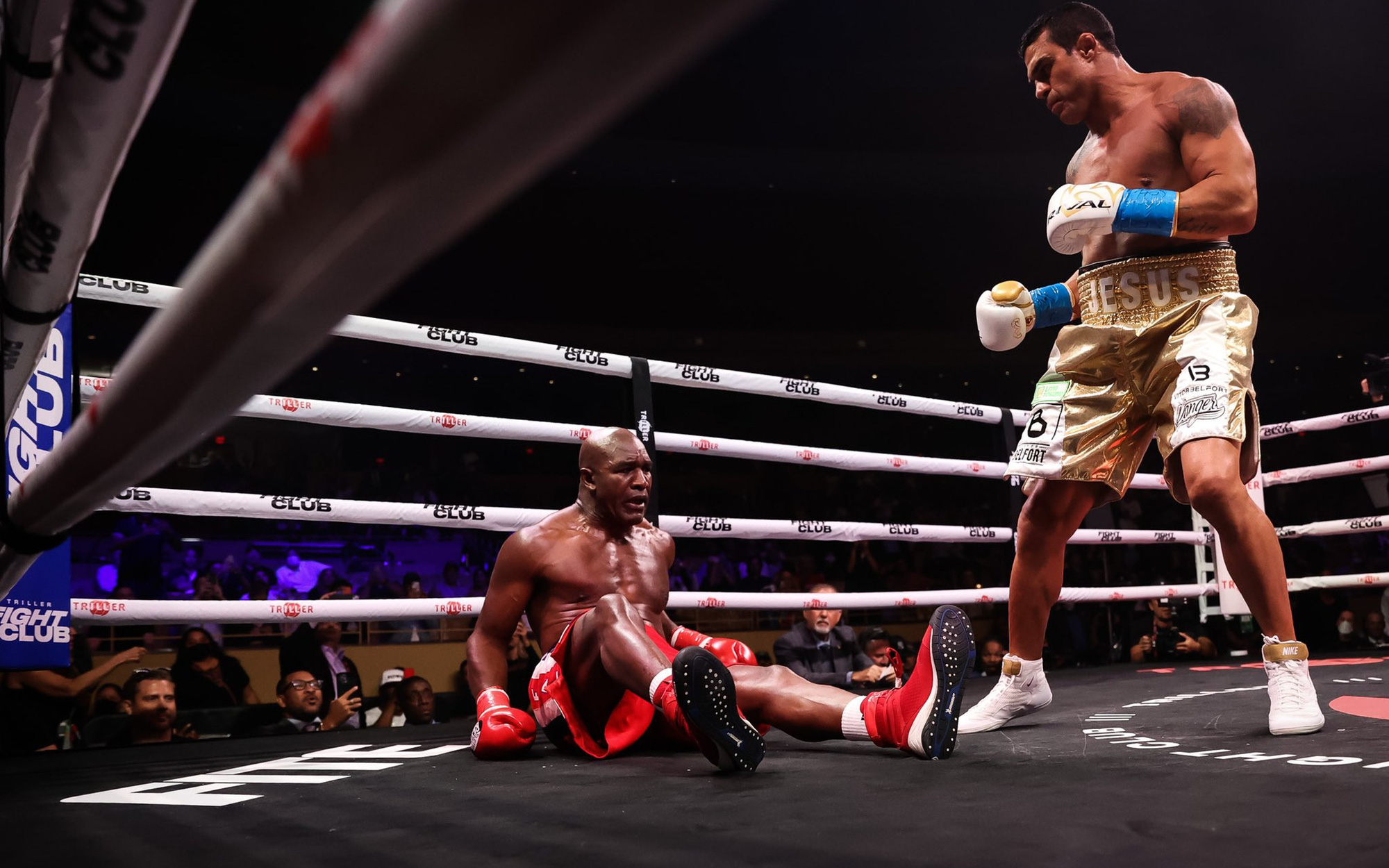 Những kèo &quot;tàn nhẫn&quot; như Evander Holyfield vs Vitor Belfort cần dừng lại trước khi quá muộn