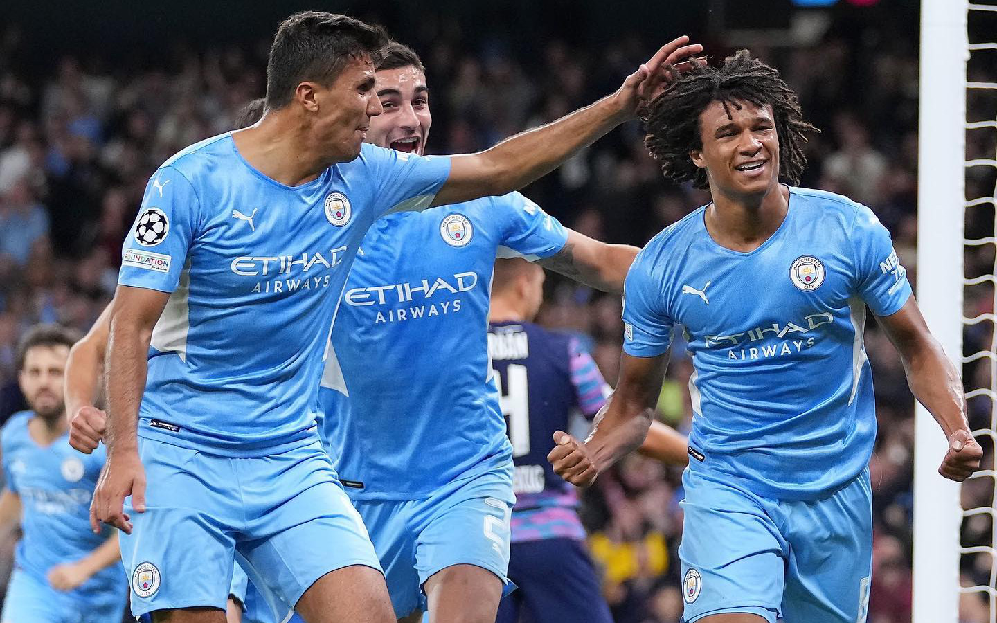 Sao Man City ghi bàn đầu tiên ở Champions League vài phút sau khi cha mất