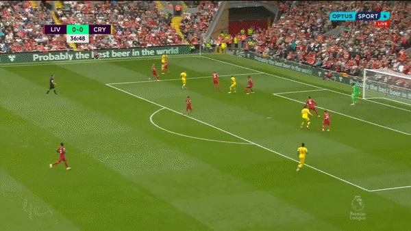 Liverpool thoát penalty trong tình huống gây tranh cãi - Ảnh 1.