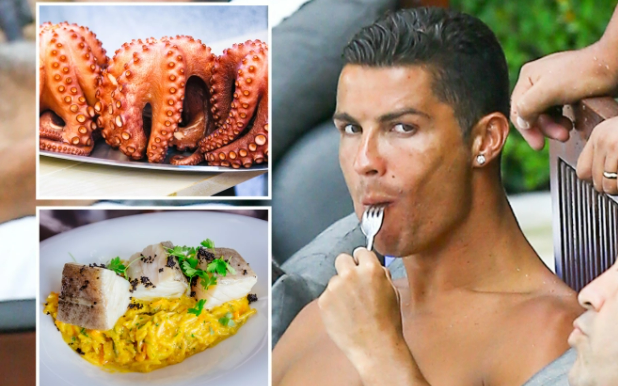 Ronaldo cập nhật món ăn yêu thích cho đầu bếp MU, một vài đồng đội chỉ còn biết lắc đầu lè lưỡi