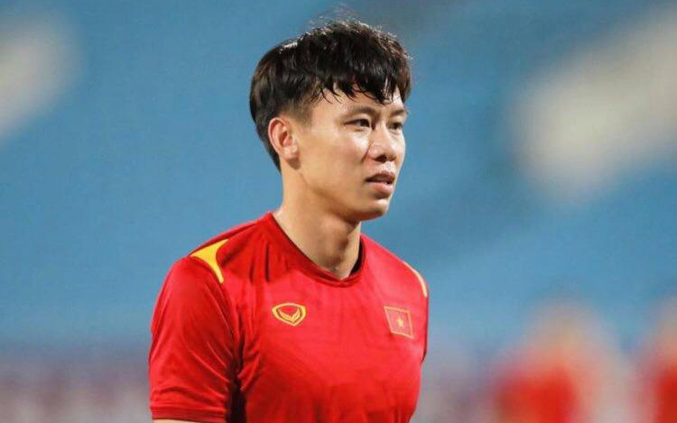 Cầu thủ tuyển Việt Nam: "Giữ vững tinh thần, ngẩng đầu mà đi"