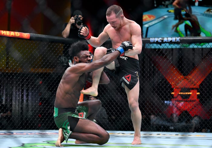 Petr Yan tái đấu cùng Aljamain Sterling: Trận chiến để khẳng định  - Ảnh 2.