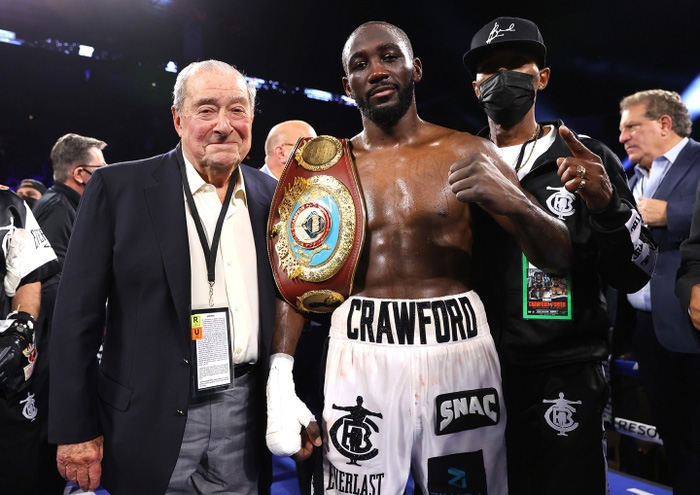 Bất lực vì không thể thành "sao", Terence Crawford đã sai khi trút sự giận dữ lên ông bầu Bob Arum - Ảnh 1.